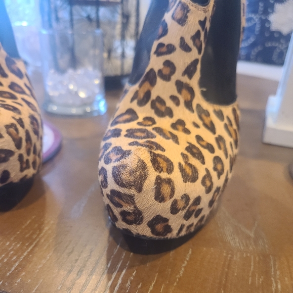 Guess booties. - Picture 11 of 17